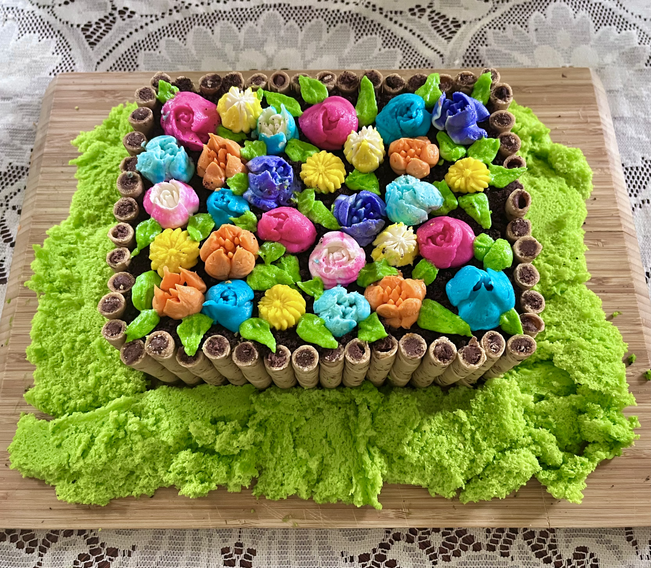 Create this flower garden cake for your secret garden tea time.